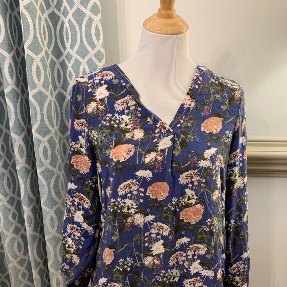 Cute floral top